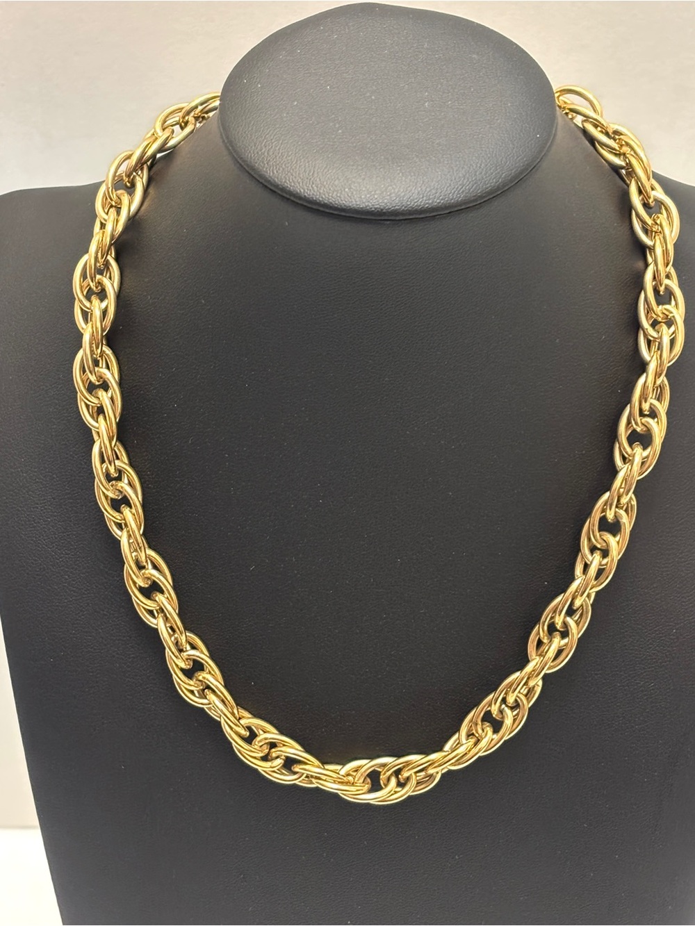 Vintage Trifari™ Chunky Gold Tone Statement Chain Necklace 18" 90s Y2K